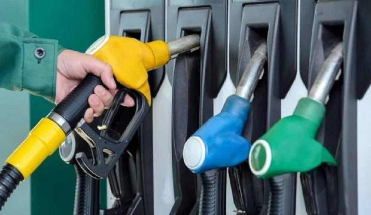 İngiltere’de akaryakıt fiyatları rekor seviyeye ulaştı