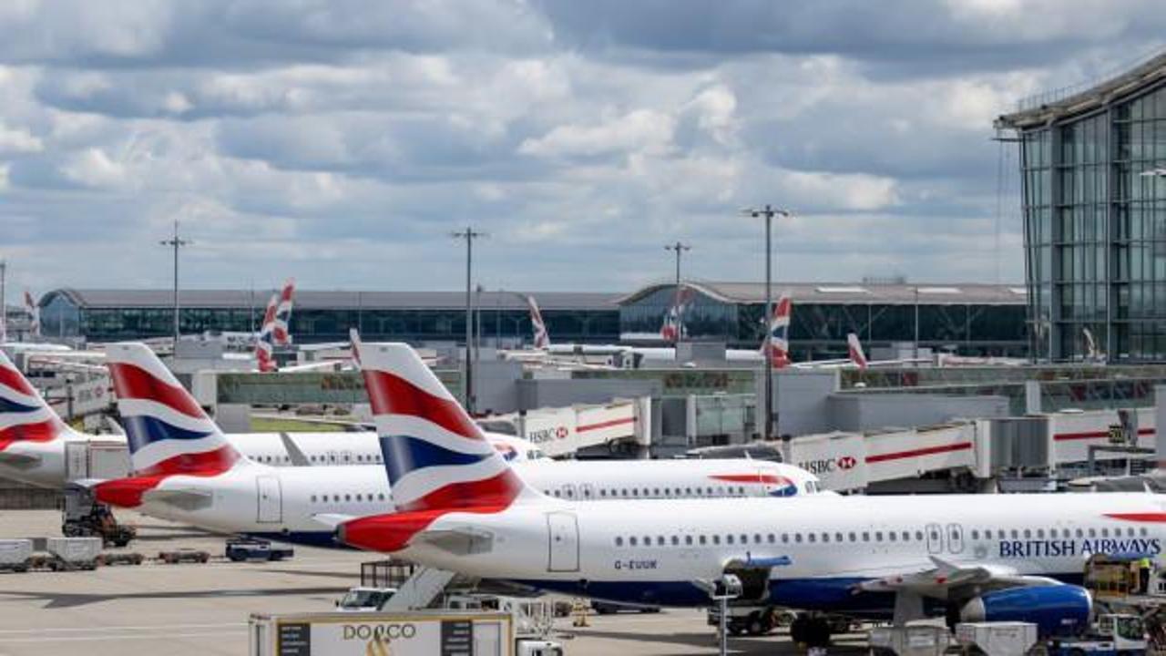 İngiltere'de kriz: Uçuşlarda aksamalar önümüzdeki günlerde de sürecek