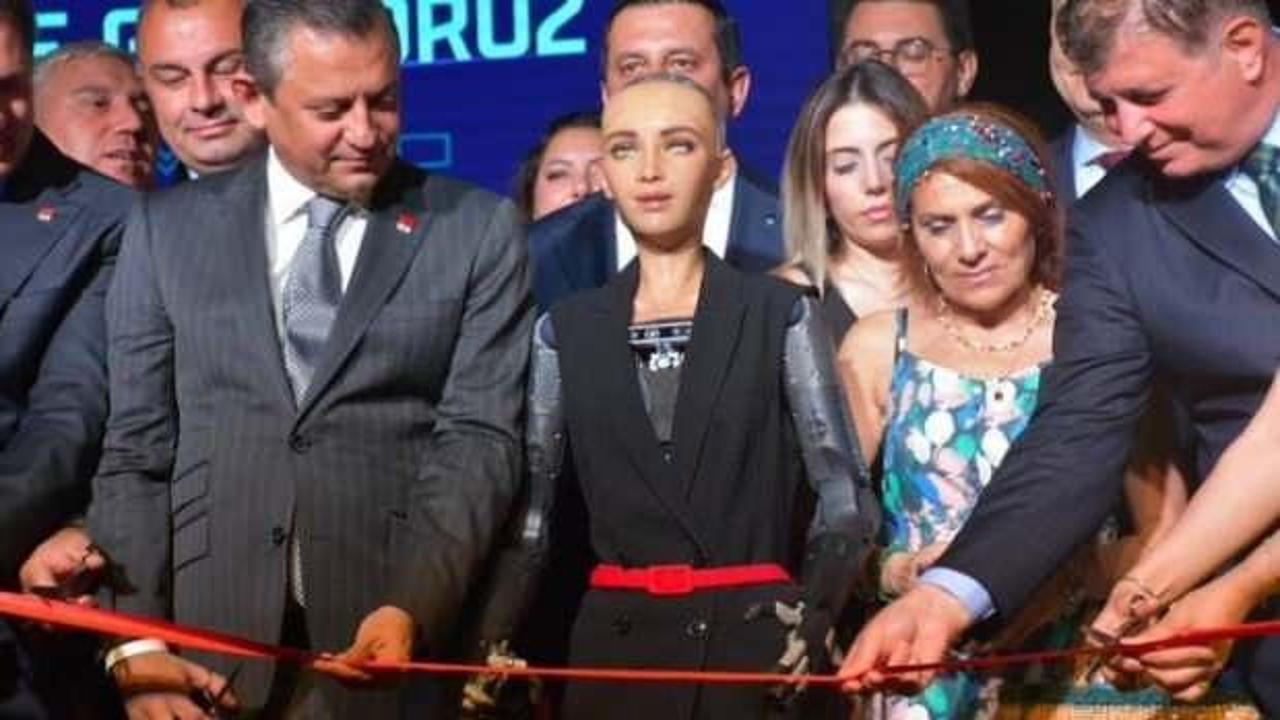 İşçilere maaş vermeyen CHP'den robota yevmiye!