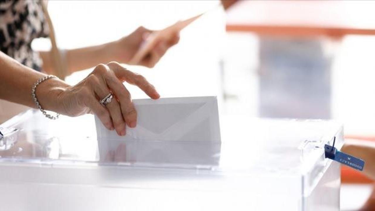 İspanya'da anket sonuçlarına göre Halk Partisi seçimleri kazandı
