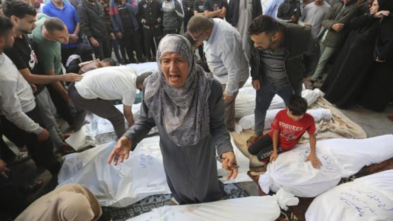 İsrail askerleri, Filistinlileri mezarlarından çıkarıp buldozerlerle ezmiş