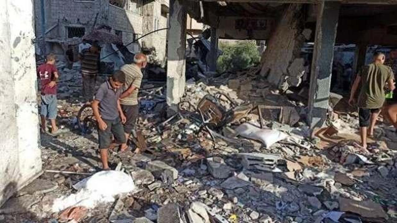 İsrail, sivillerin sığındığı okulu vurdu: 14 ölü