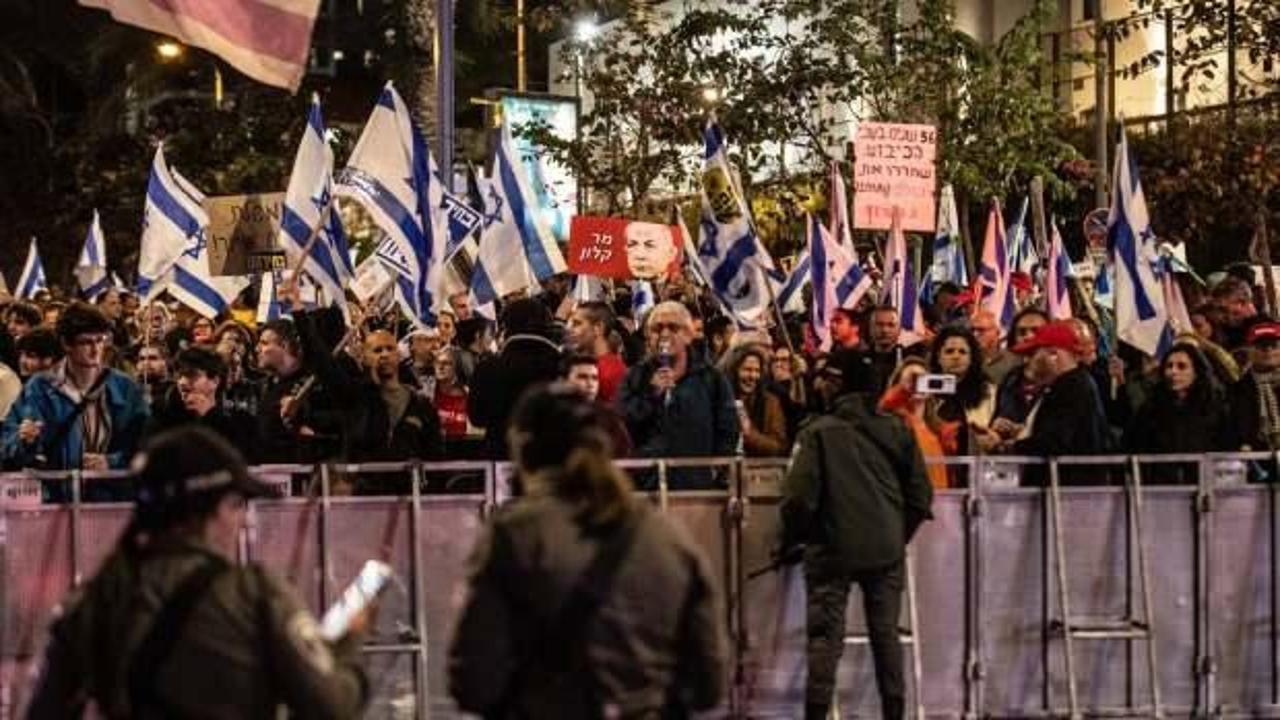 İsrailliler, esir takası anlaşması ve Netanyahu'nun istifası talebiyle sokaklara indi
