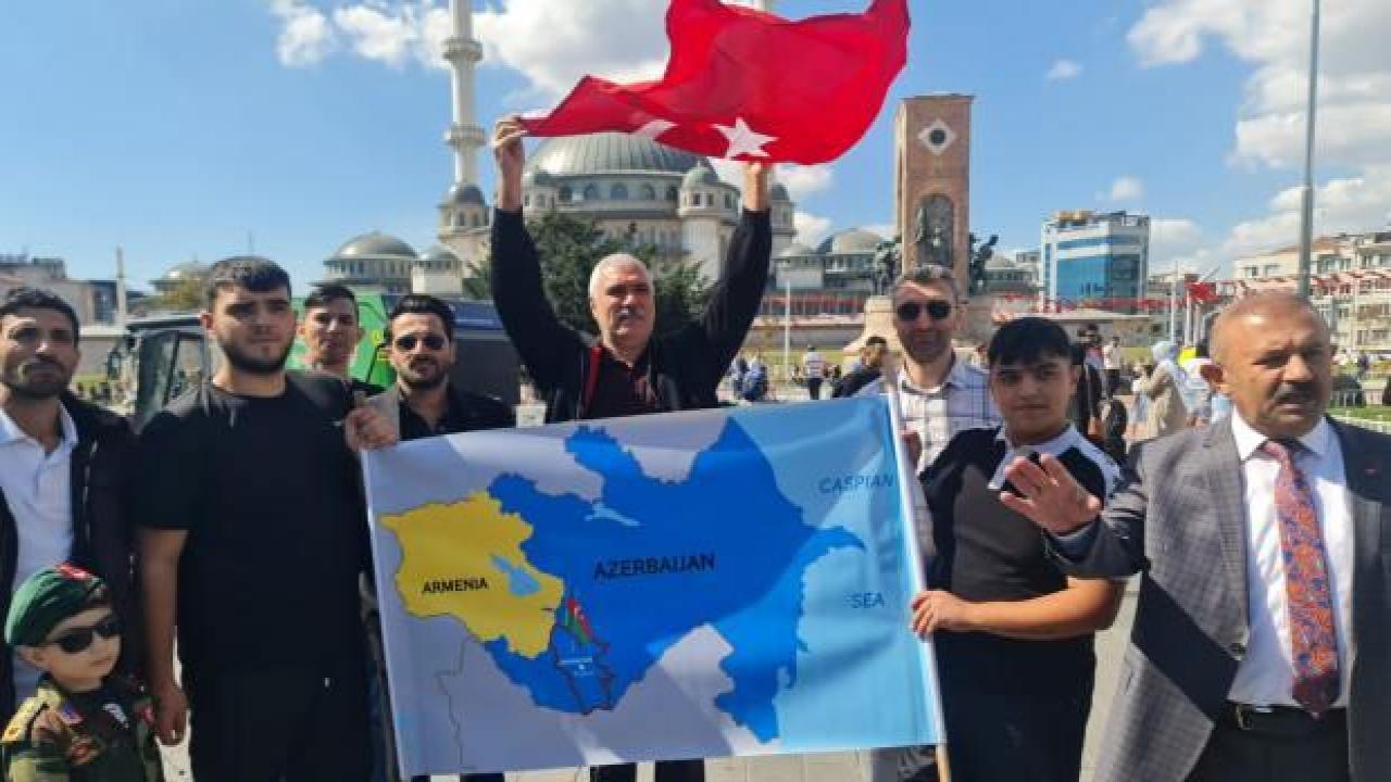 İSTAD İstanbul Taksim Meydanı'nda  Ermenistan'ı ve destekçilerini kınadı