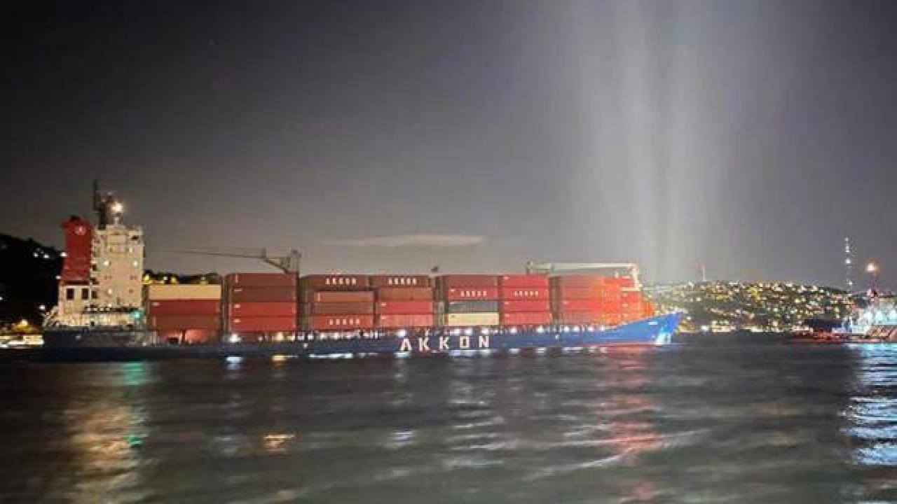 İstanbul Boğazı’nda kuru yük gemisi makine arızası yaptı