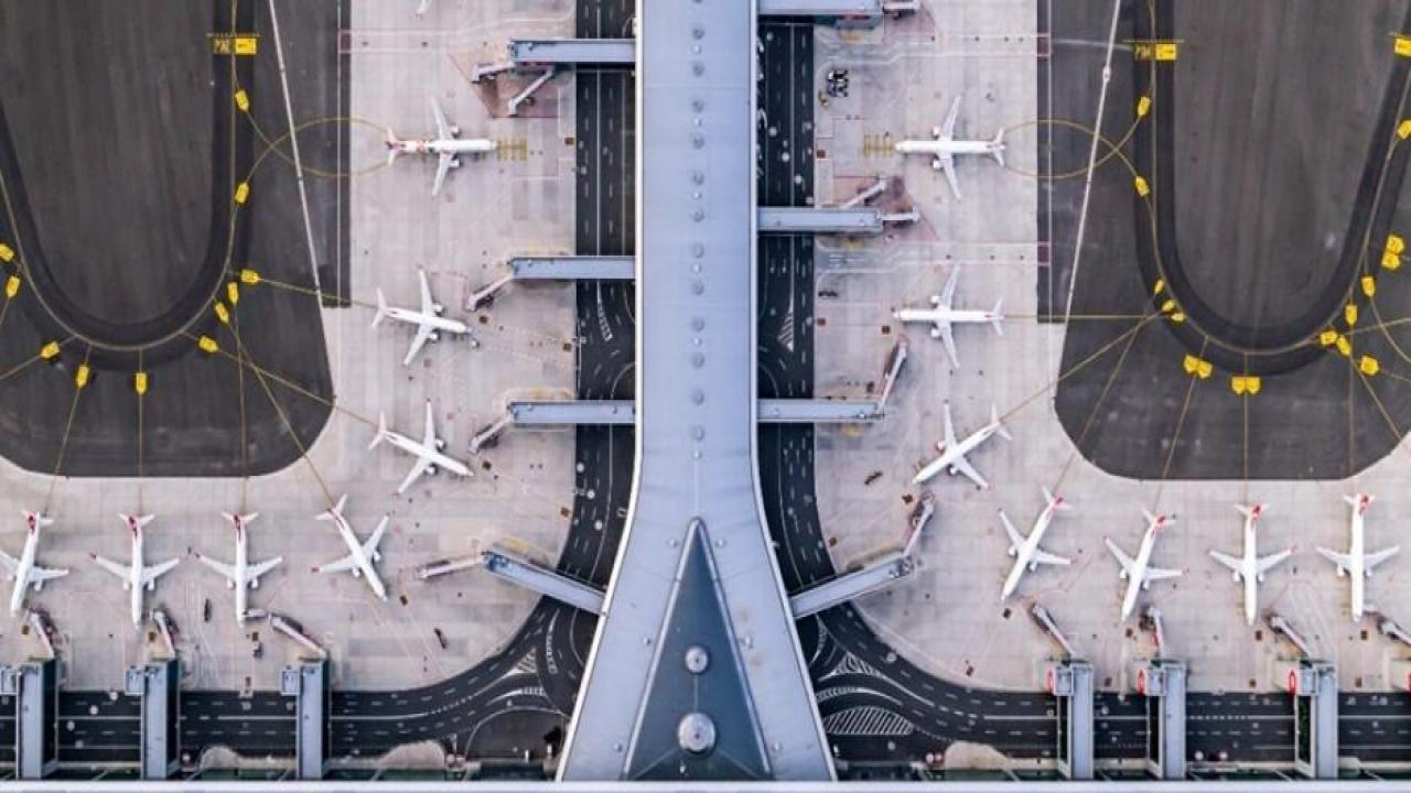 İstanbul havalimanlarında uçan yolcu 8 ayda 60 milyonu geçti