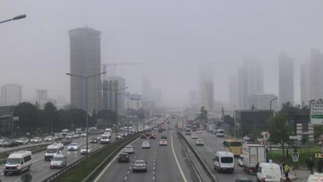 İstanbul sisli bir sabaha uyandı