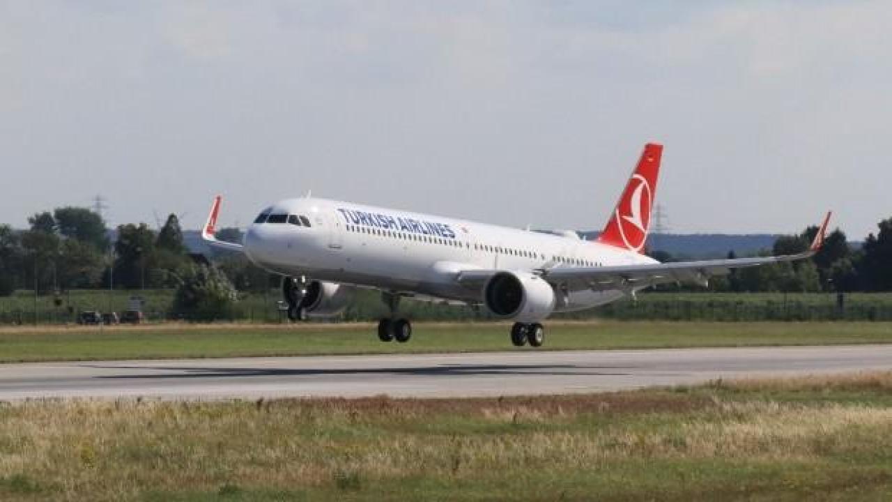 İstanbul uçağında panik! Acil iniş yaptı