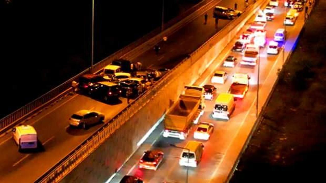 İstanbul'da 15 araçlı zincirleme kaza! Otoban savaş alanına döndü