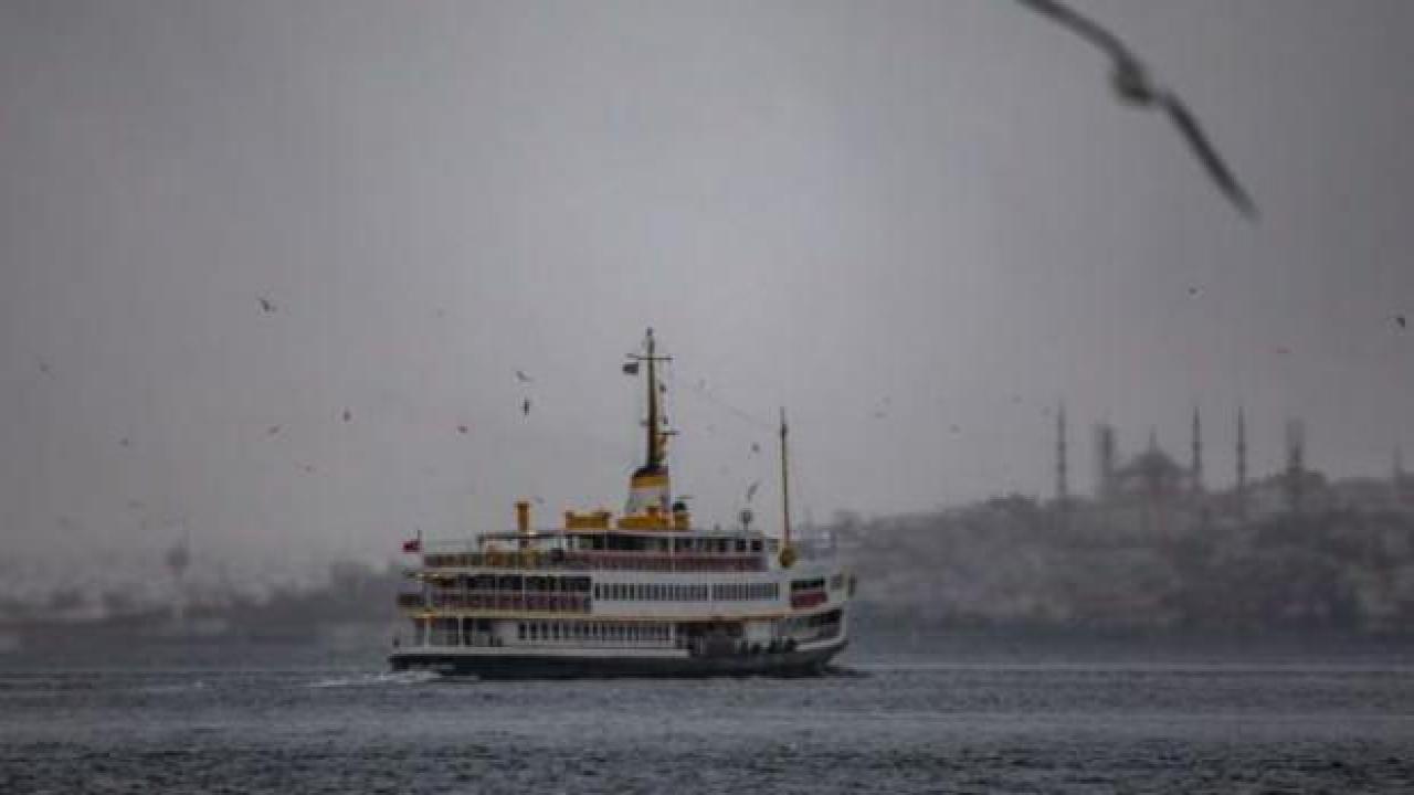 İstanbul'da vapur seferlerine lodos engeli