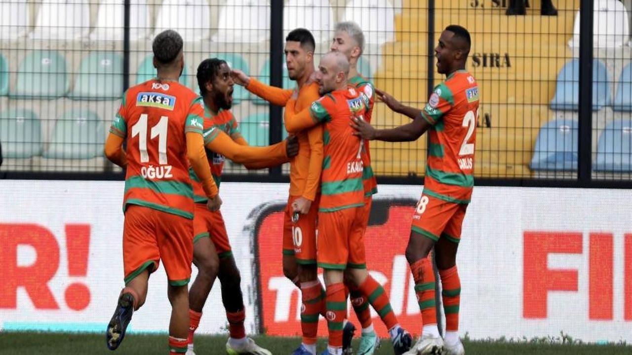 İstanbulspor'u deviren Alanyaspor 6 maç sonra kazandı!