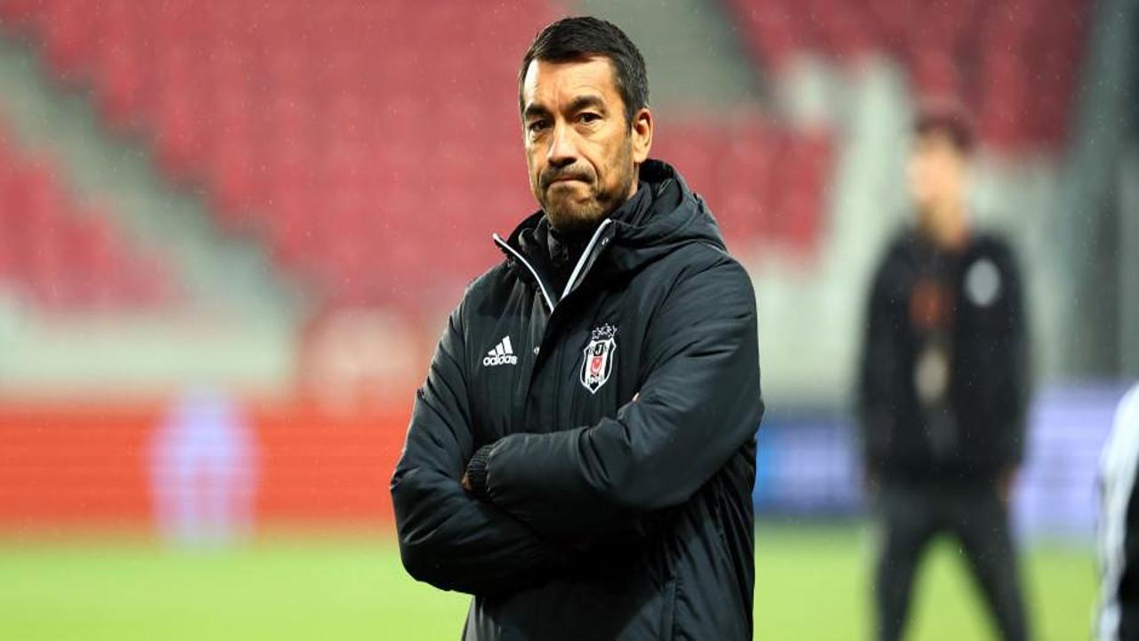 İstifa edecek mi? Van Bronckhorst açıkladı