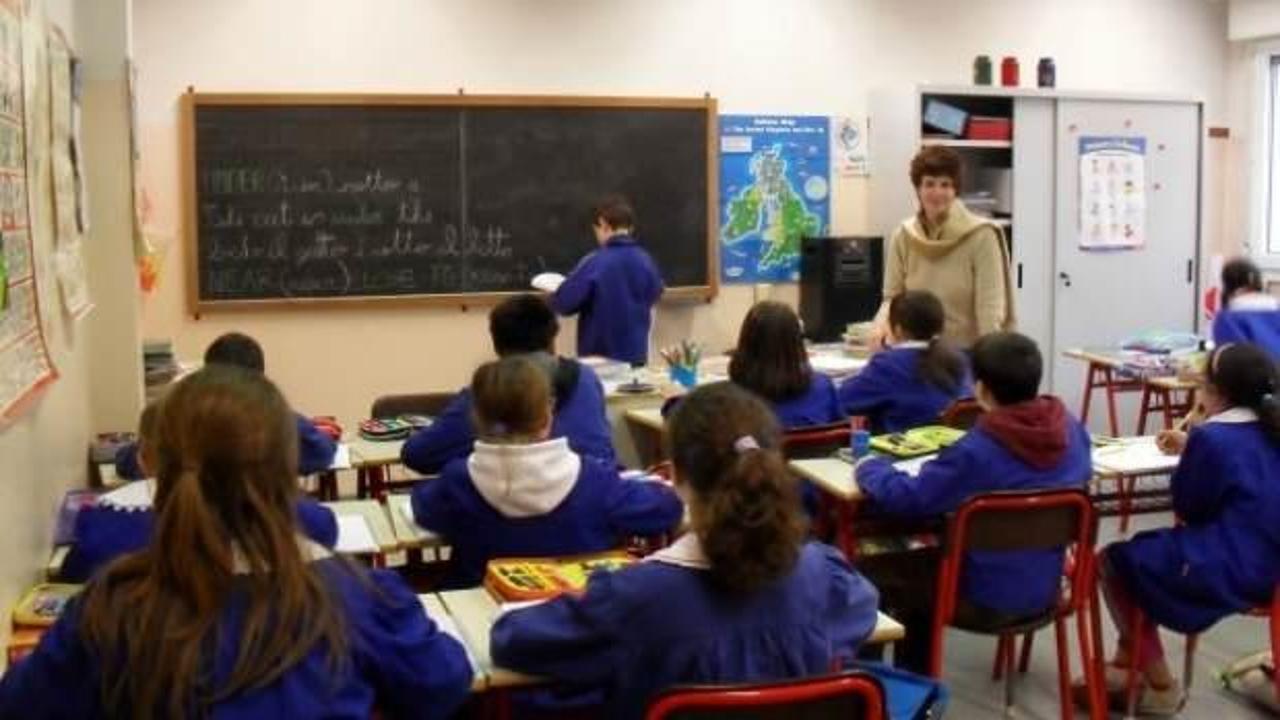 İtalya'da okullarda cinsiyetsizlik sembollerine yasak