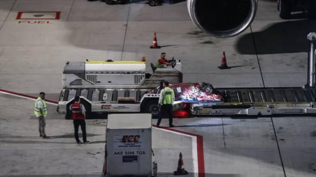 İtalya'daki helikopter kazasında ölen 4 Türk'ün cenazesi Türkiye'ye getirildi
