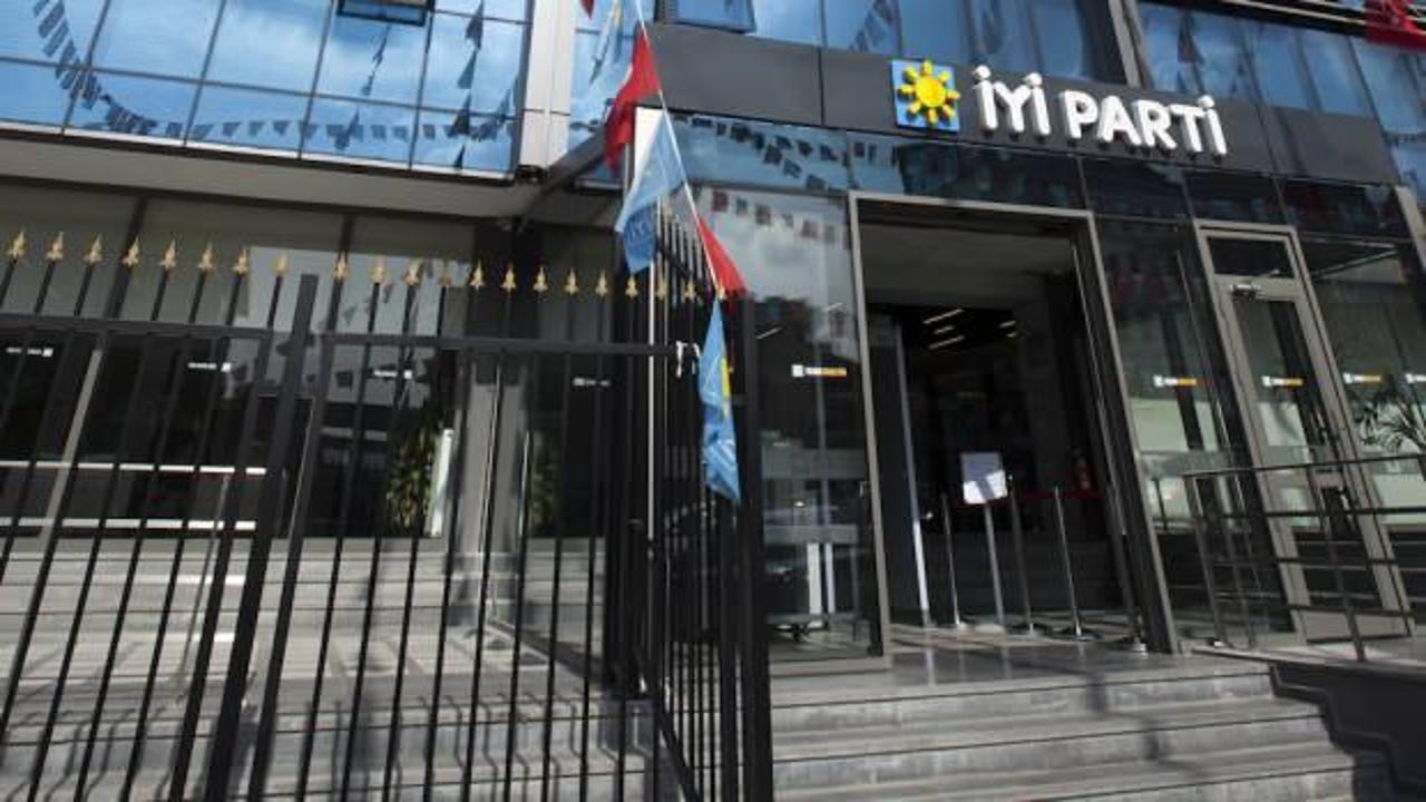 İyi Parti'de il ve merkez ilçe başkanı istifa etti