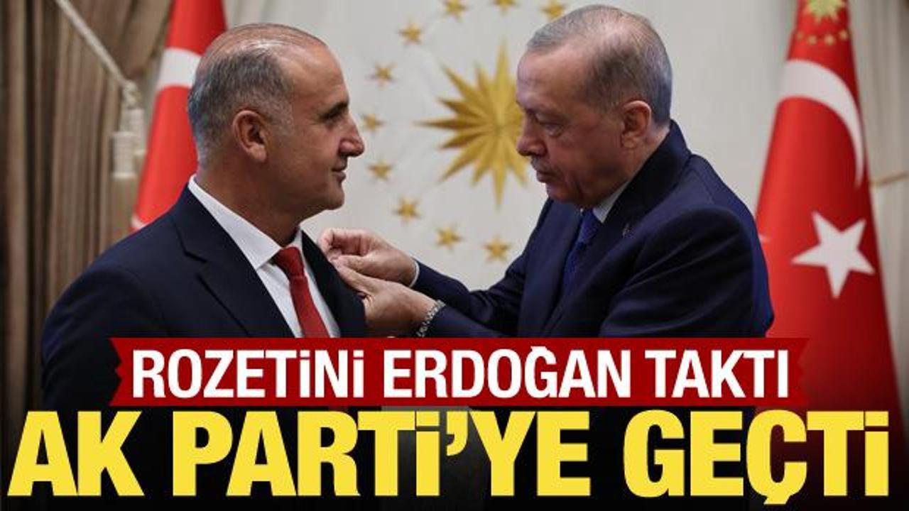 İYİ Parti'den AK Parti'ye geçen Kaya'ya rozetini Başkan Erdoğan taktı