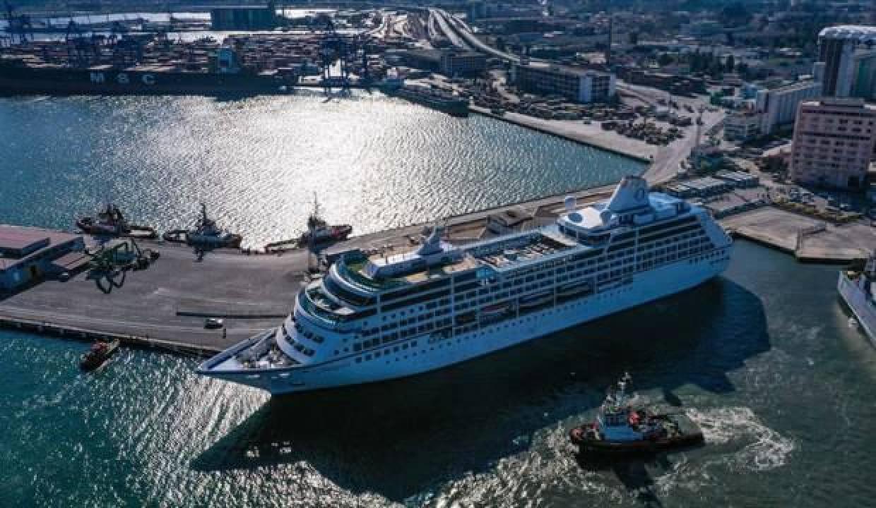 İzmir 6 yıl aradan sonra kruvaziyer ağırlıyor