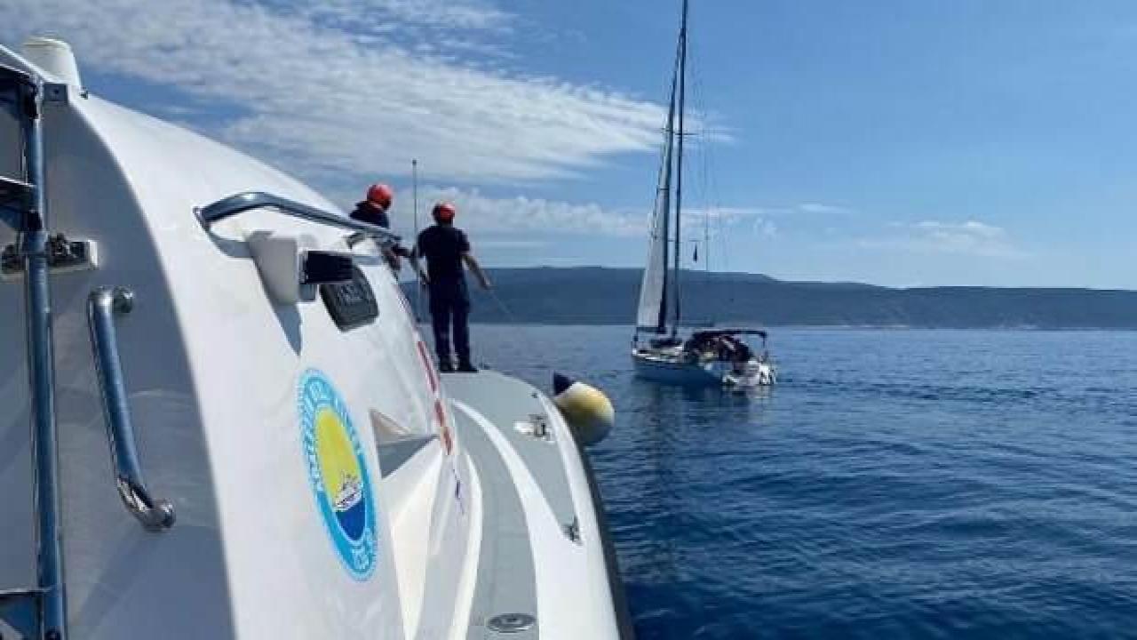 İzmir açıklarında 212 kaçak göçmen kurtarıldı, 85 kaçak göçmen yakalandı