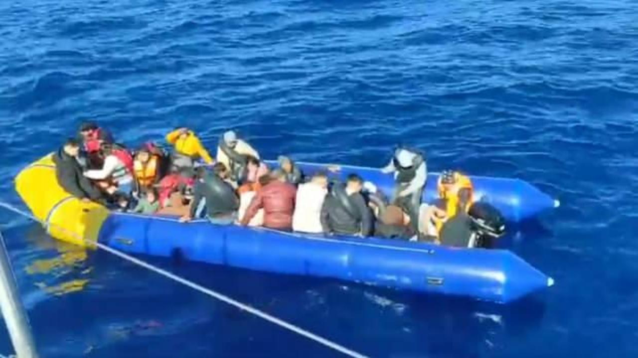 İzmir açıklarında 37 düzensiz göçmen kurtarıldı