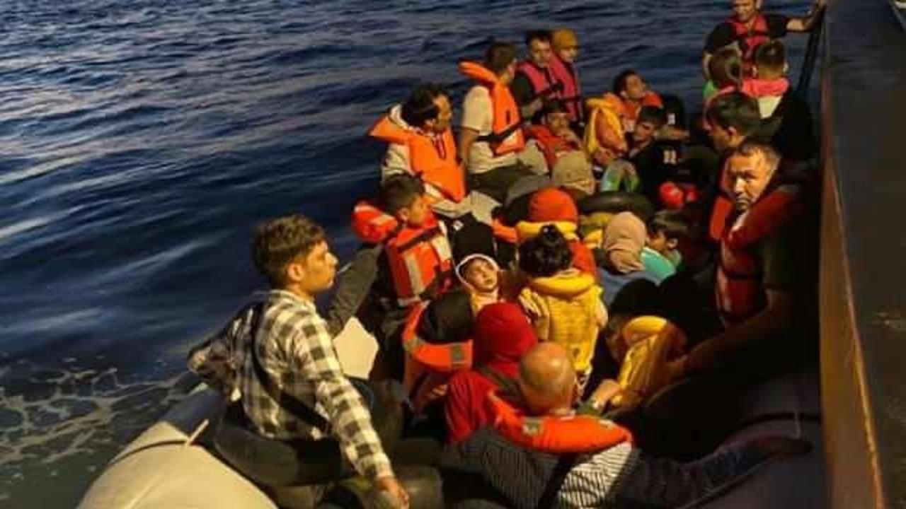 İzmir açıklarında 71 düzensiz göçmen yakalandı