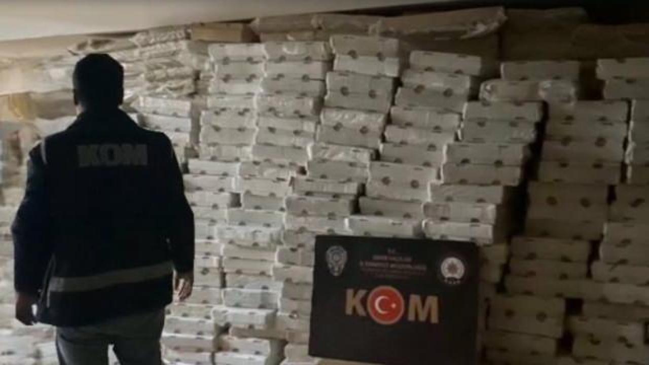 İzmir'de 5 milyon 755 bin adet kaçak sigara ele geçirildi