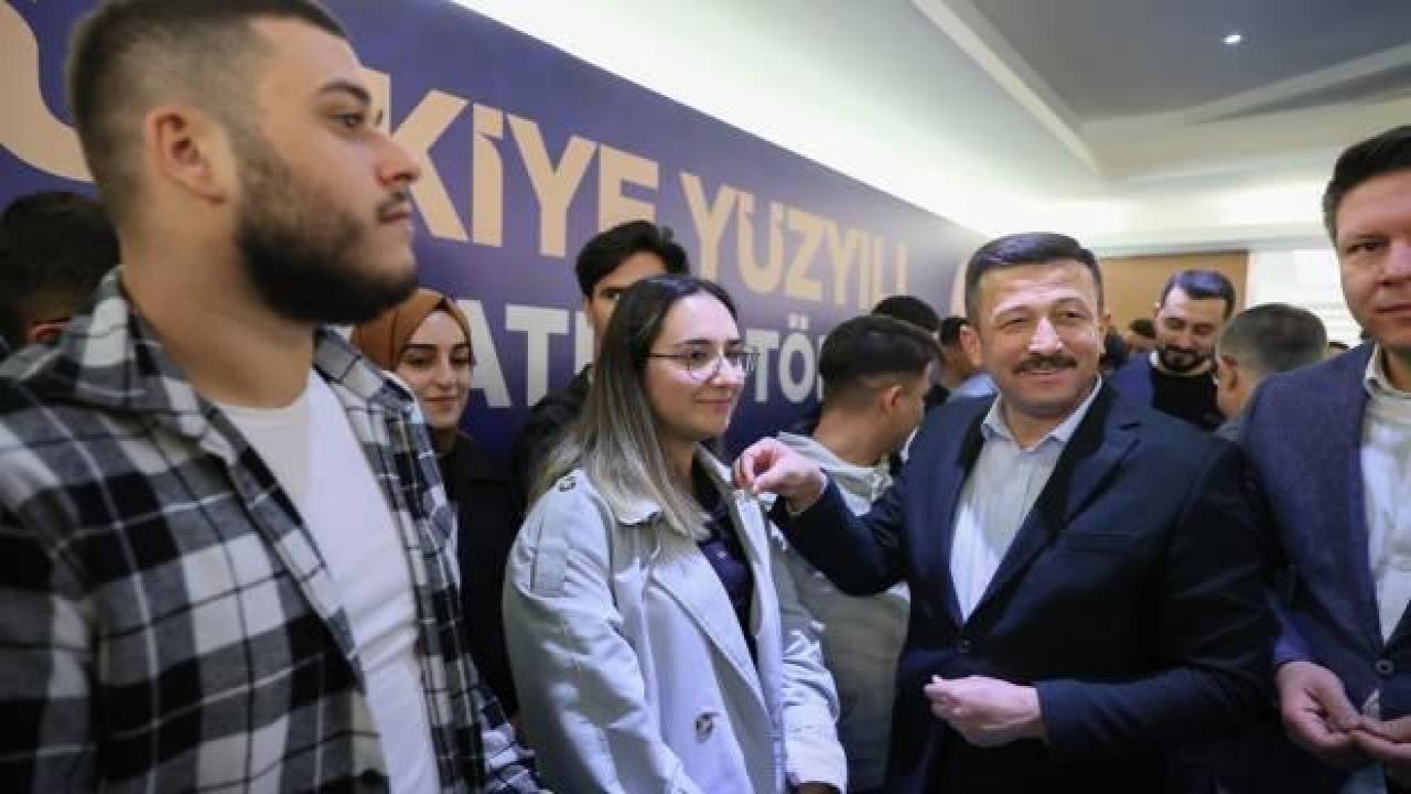 İzmir'de AK Parti'ye 150 yeni üye katıldı
