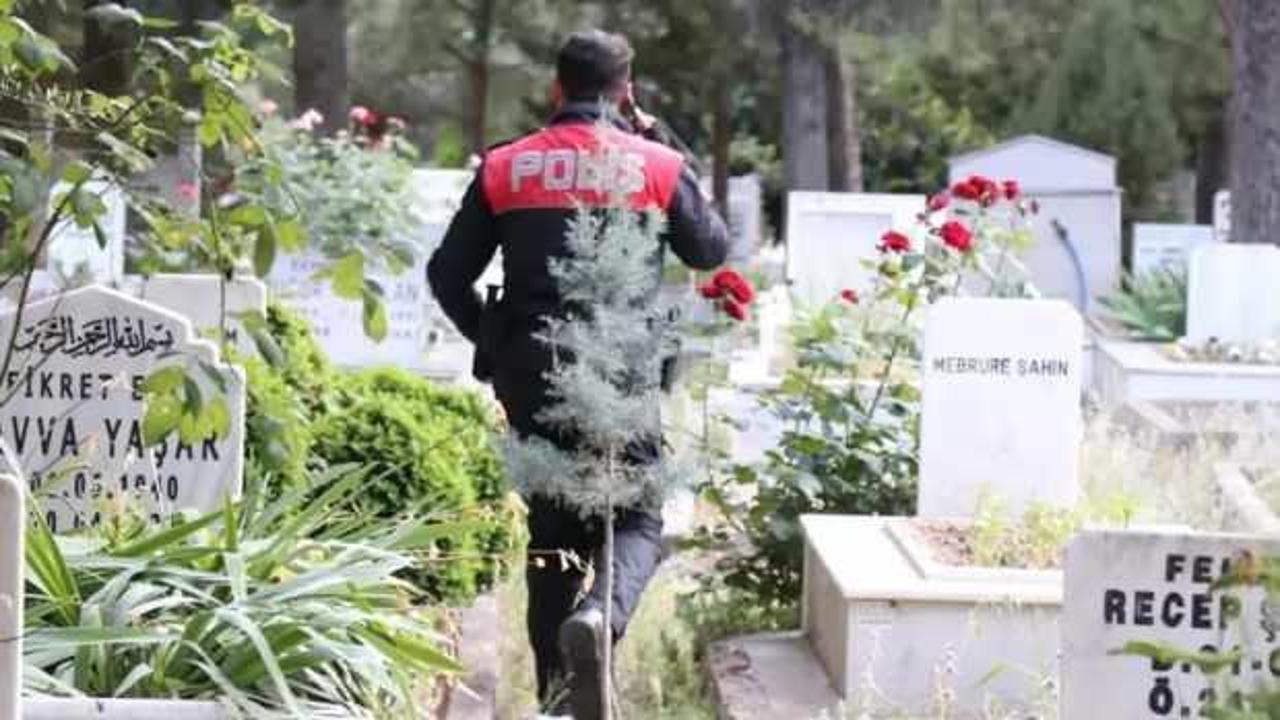 İzmir'de esrarengiz olay! Mezardan iki insana ait kemik torbası çıktı