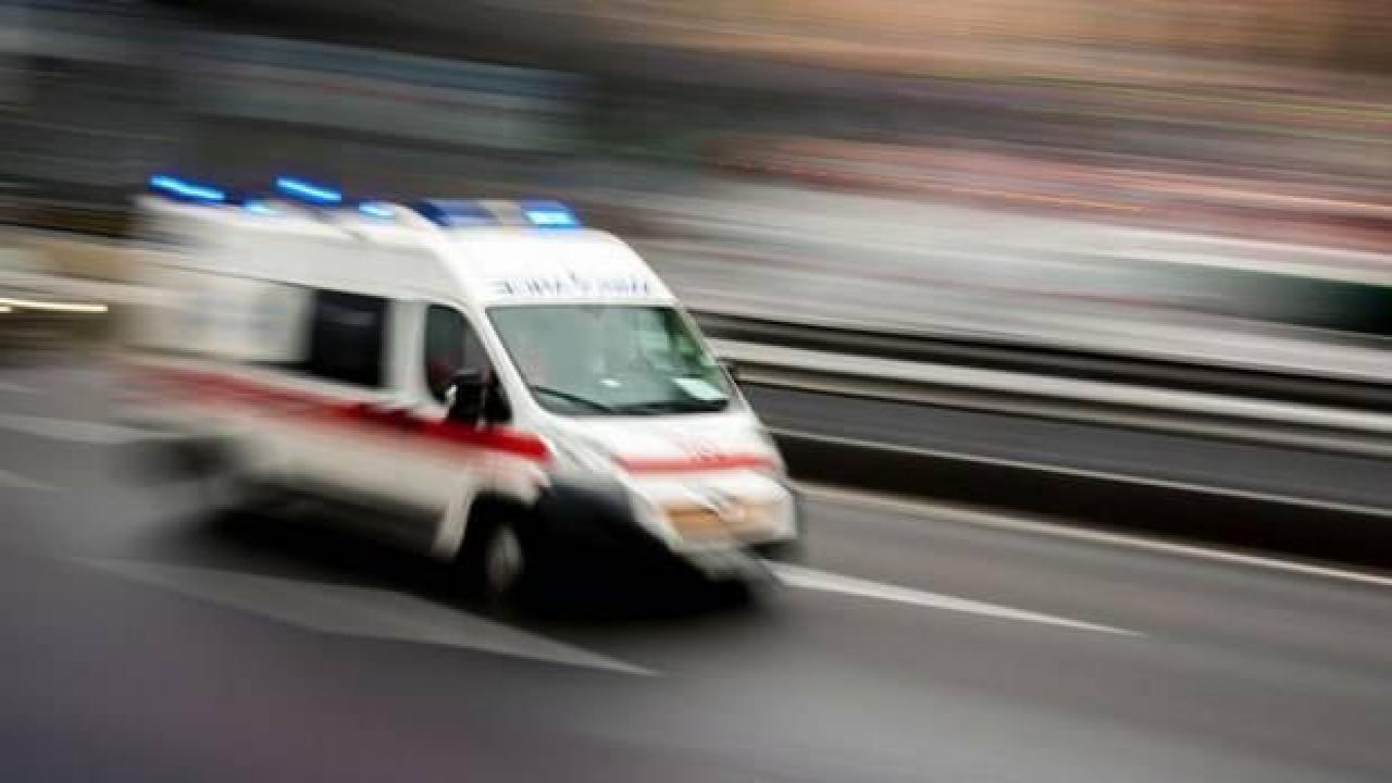 İzmir'de şarampole devrilen otomobilin sürücüsü hayatını kaybetti