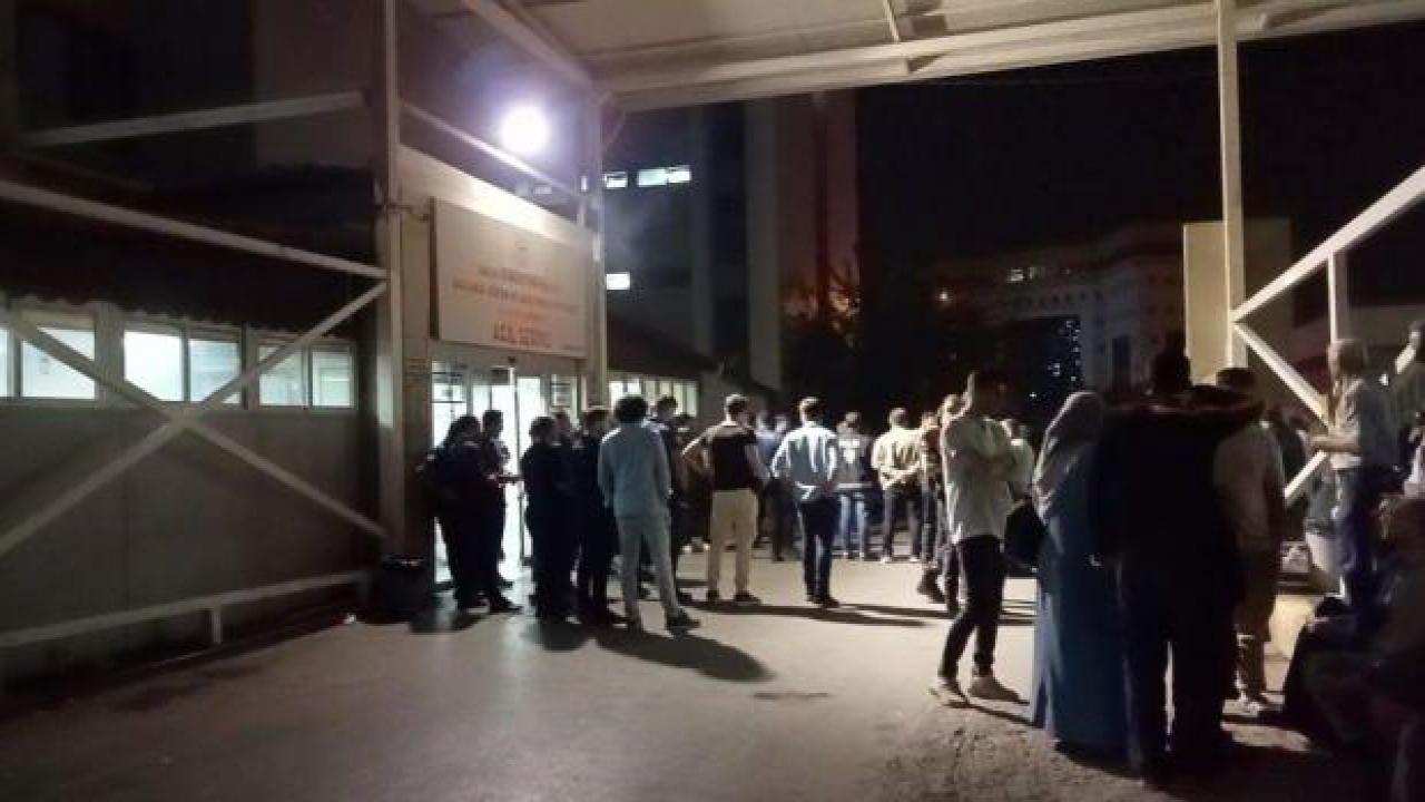 İzmir’de silahlı kavga: 1’i ağır 5 yaralı