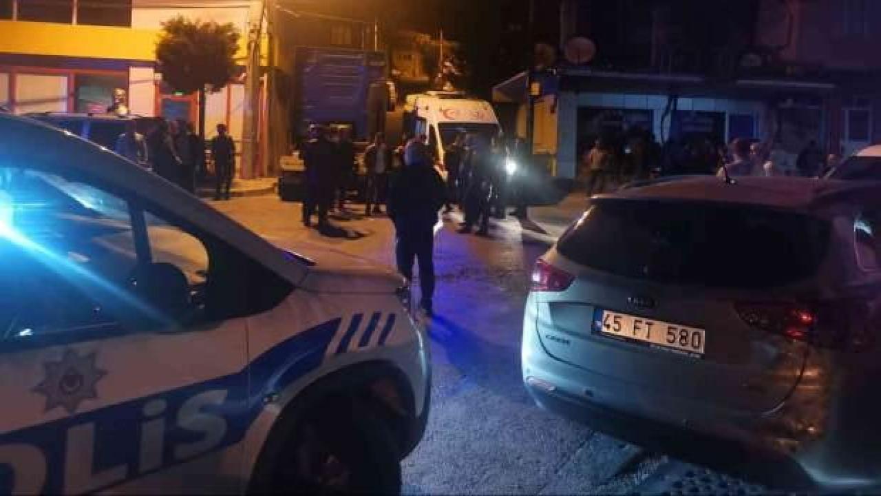 İzmir'de silahlı kavgada babasını da vurdu: 3 yaralı!