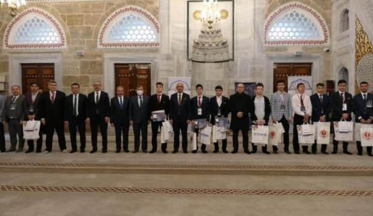 İzmit Anadolu İmam Hatip Lisesi'nden büyük başarı!