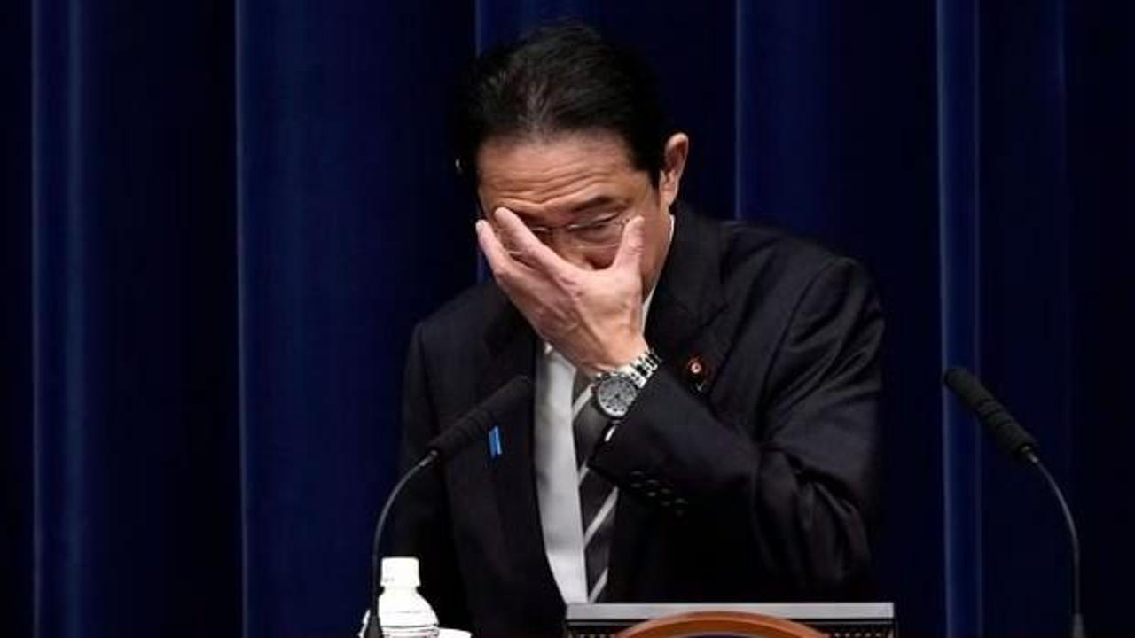 Japonya siyasetinde deprem: Bakanlar istifa etti