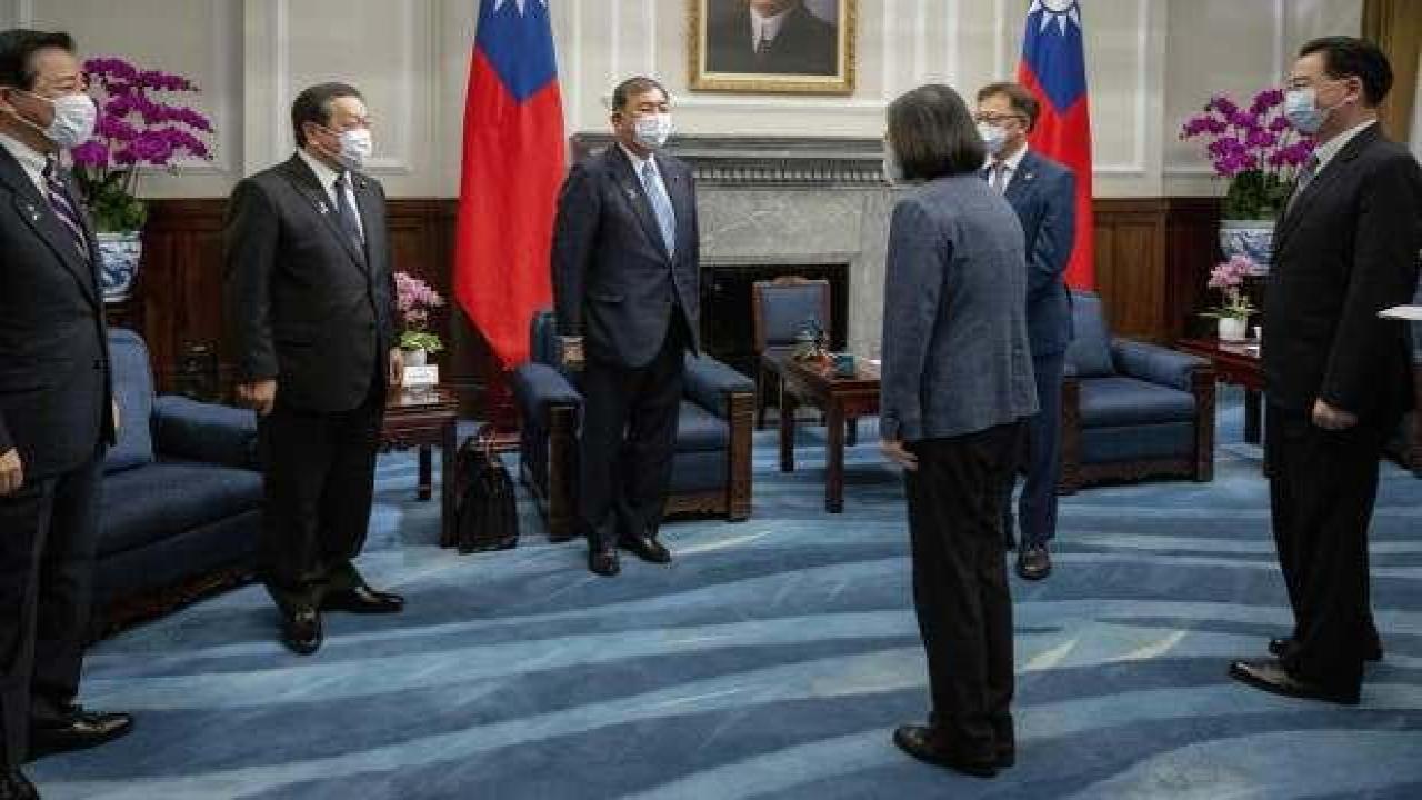 Japonya'dan Tayvan'a üst düzey ziyaret: Çatışmaya hazırız
