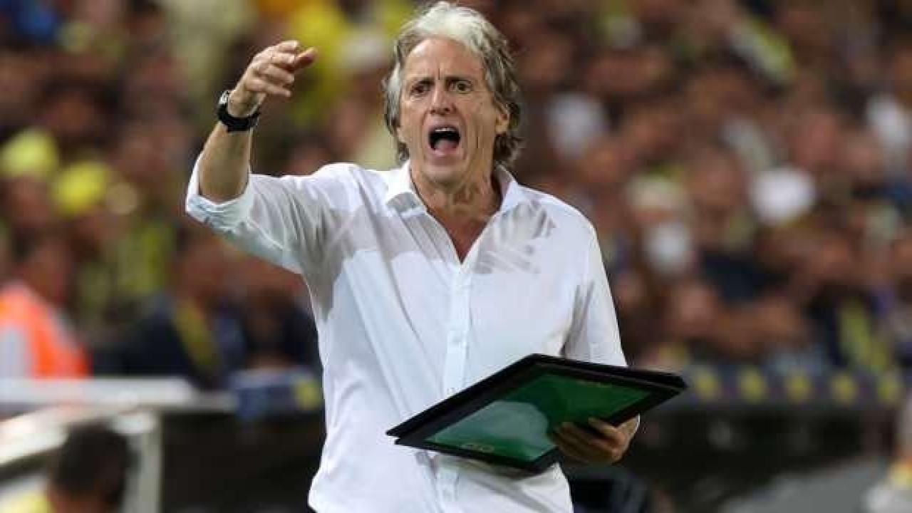 Jorge Jesus yine sürpriz yaptı!