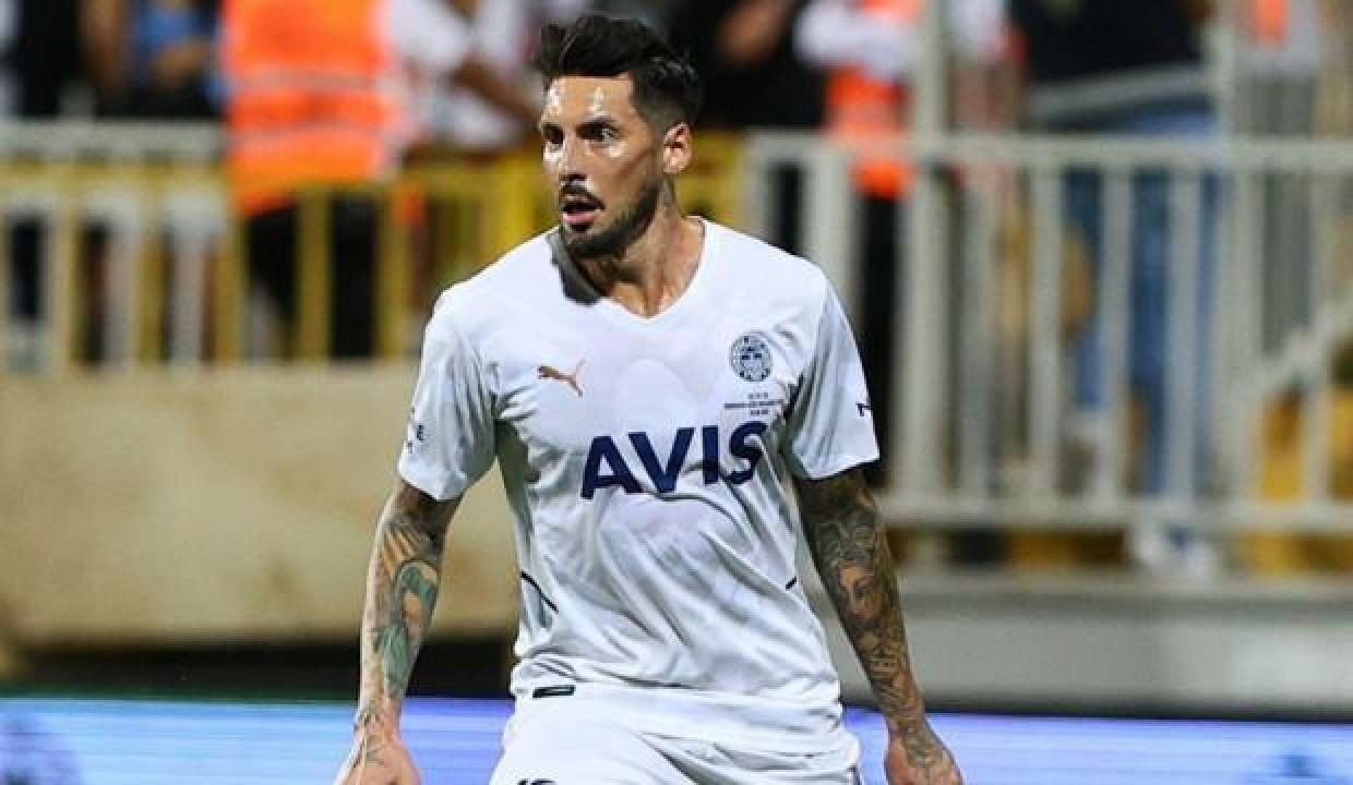 Jose Sosa: Rossi bana hediye almalı