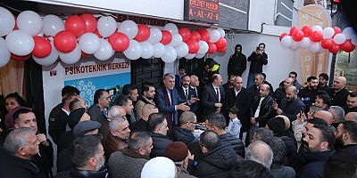 Kadem Başkan muhtar adaylarını seçim ofislerinde ziyaret etti