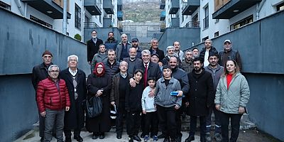 Kadem Başkan TOKİ konutları sakinleriyle bir araya geldi
