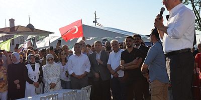 Kadıköy’de Gelecek Partisi erken seçim için imza kampanyası başlattı