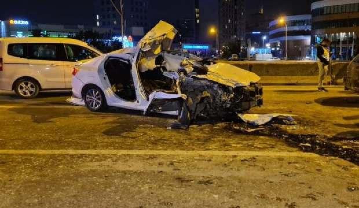 Kadıköy E5 Karayolunda katliam gibi kaza: 1 ölü 1 yaralı