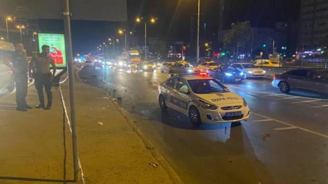 Kadıköy'de makas atarak ilerleyen araç motosiklete çarptı: 1 ölü