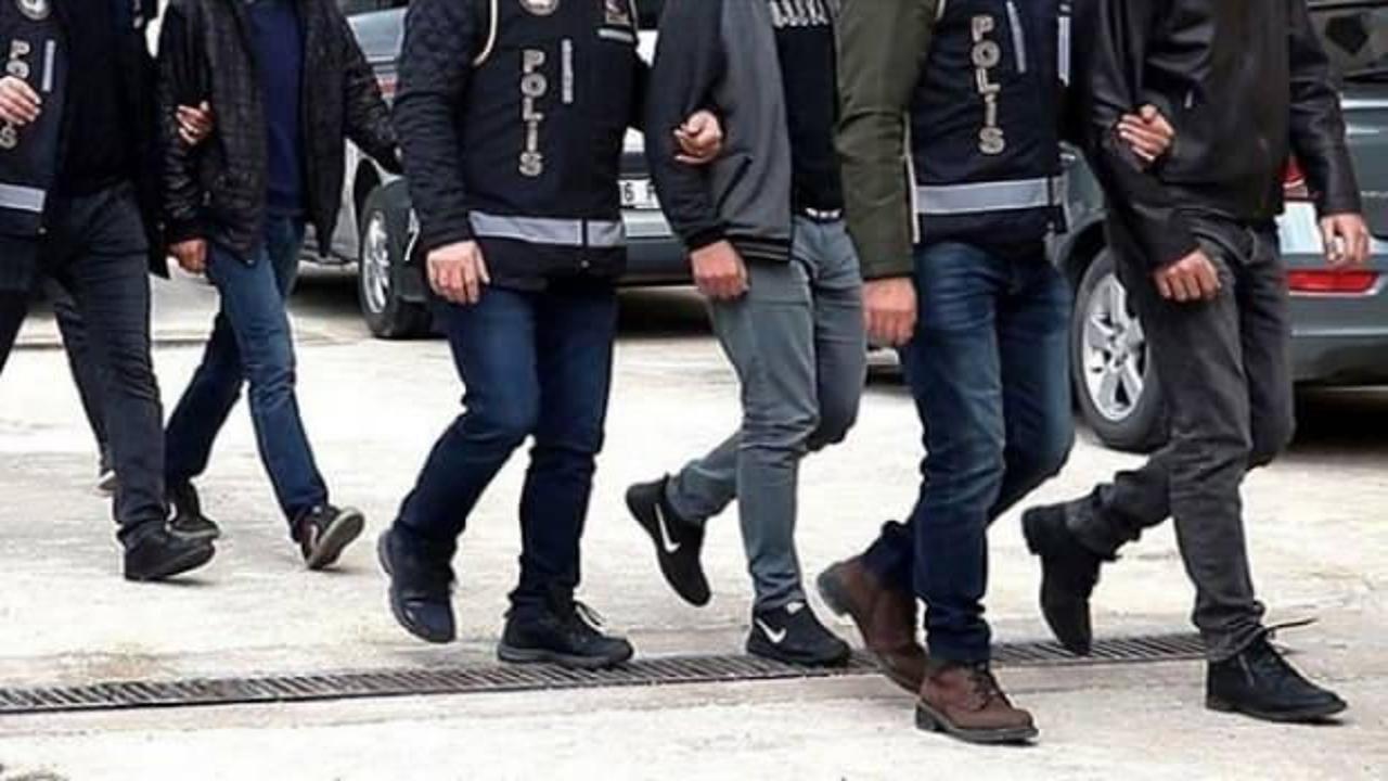 Kadıköy'de mitingde yasa dışı pankart açan 12 şüpheli tutuklandı