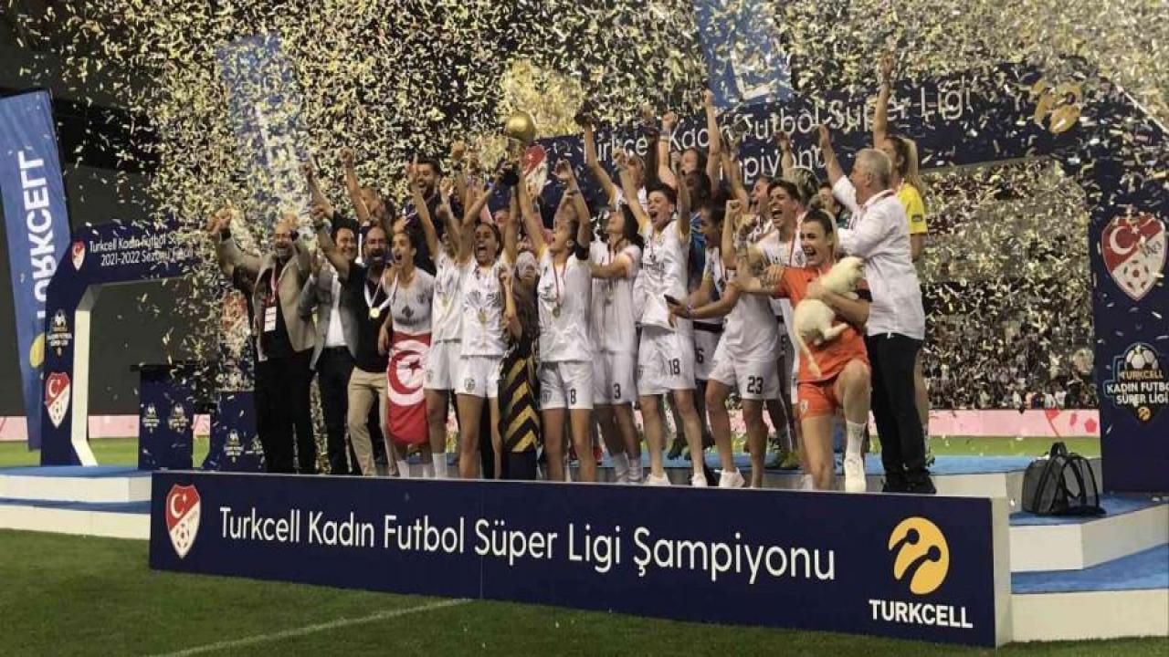 Kadın Futbol Süper Ligi'nde şampiyon ALG Spor!