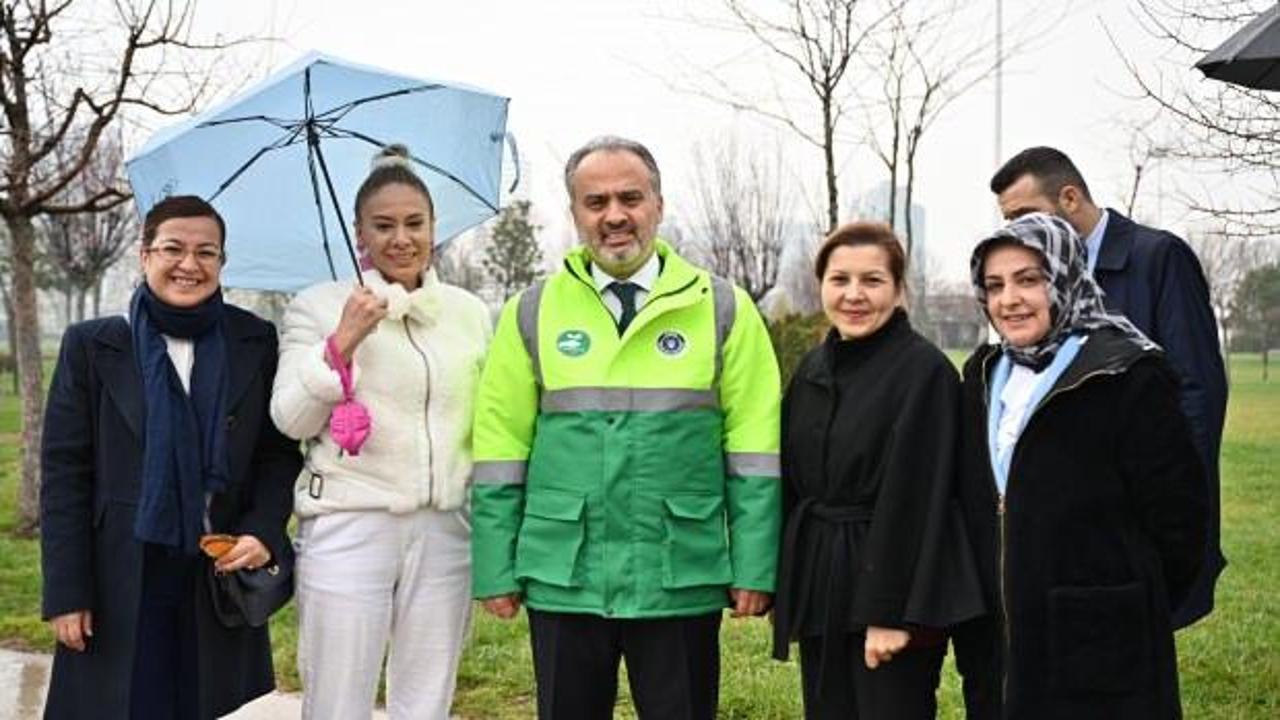 Kadınlar Günü'nde erguvan fidanları toprakla buluştu