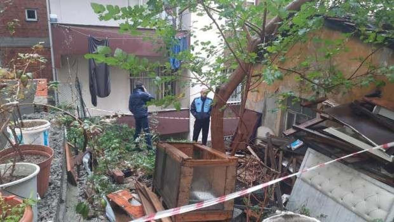 Kağıthane'de istinat duvarı çöktü