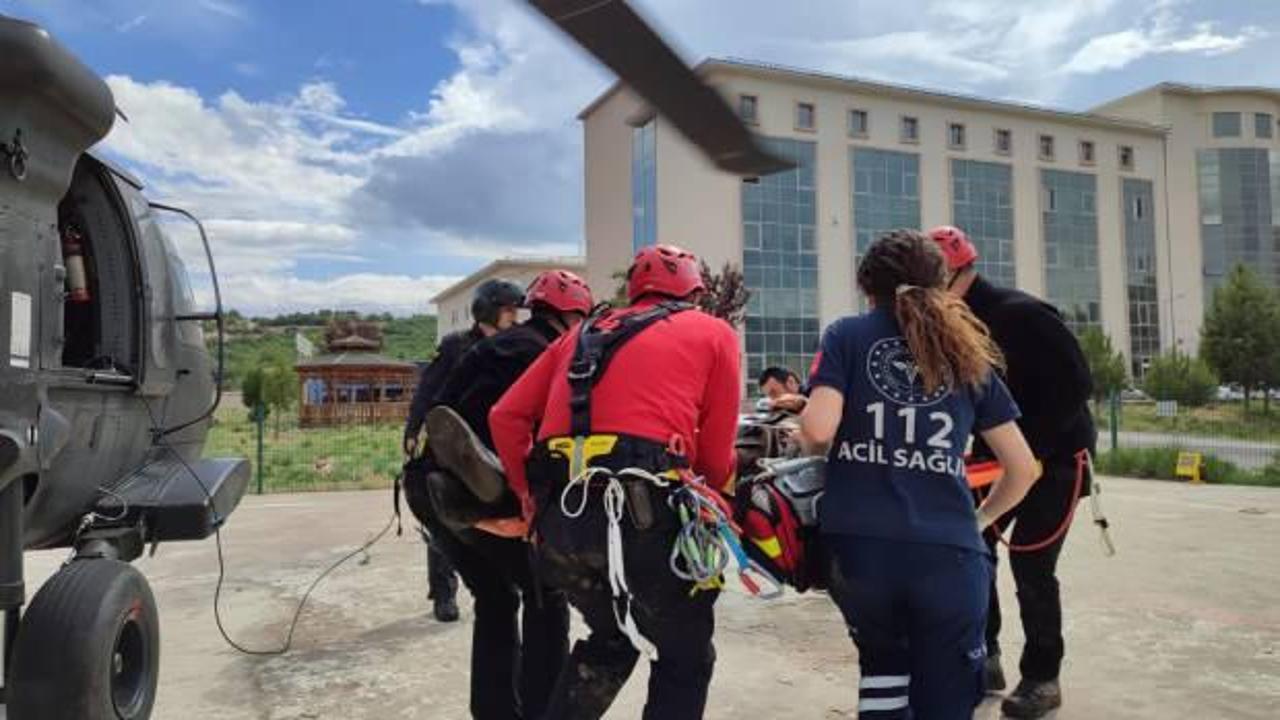 Kalp krizi geçiren çoban, askeri helikopterle hastaneye ulaştırıldı