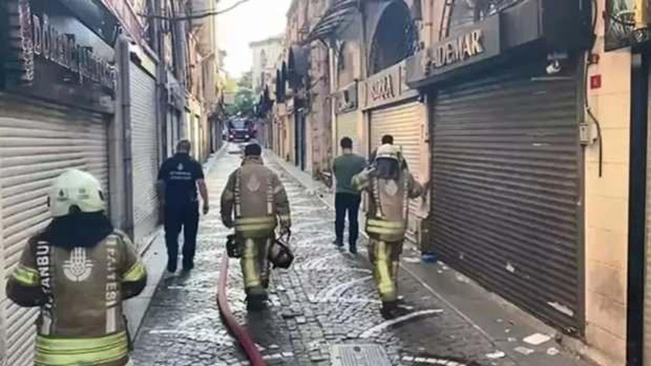 Kapalıçarşı'da yangın! Dumanlar sardı