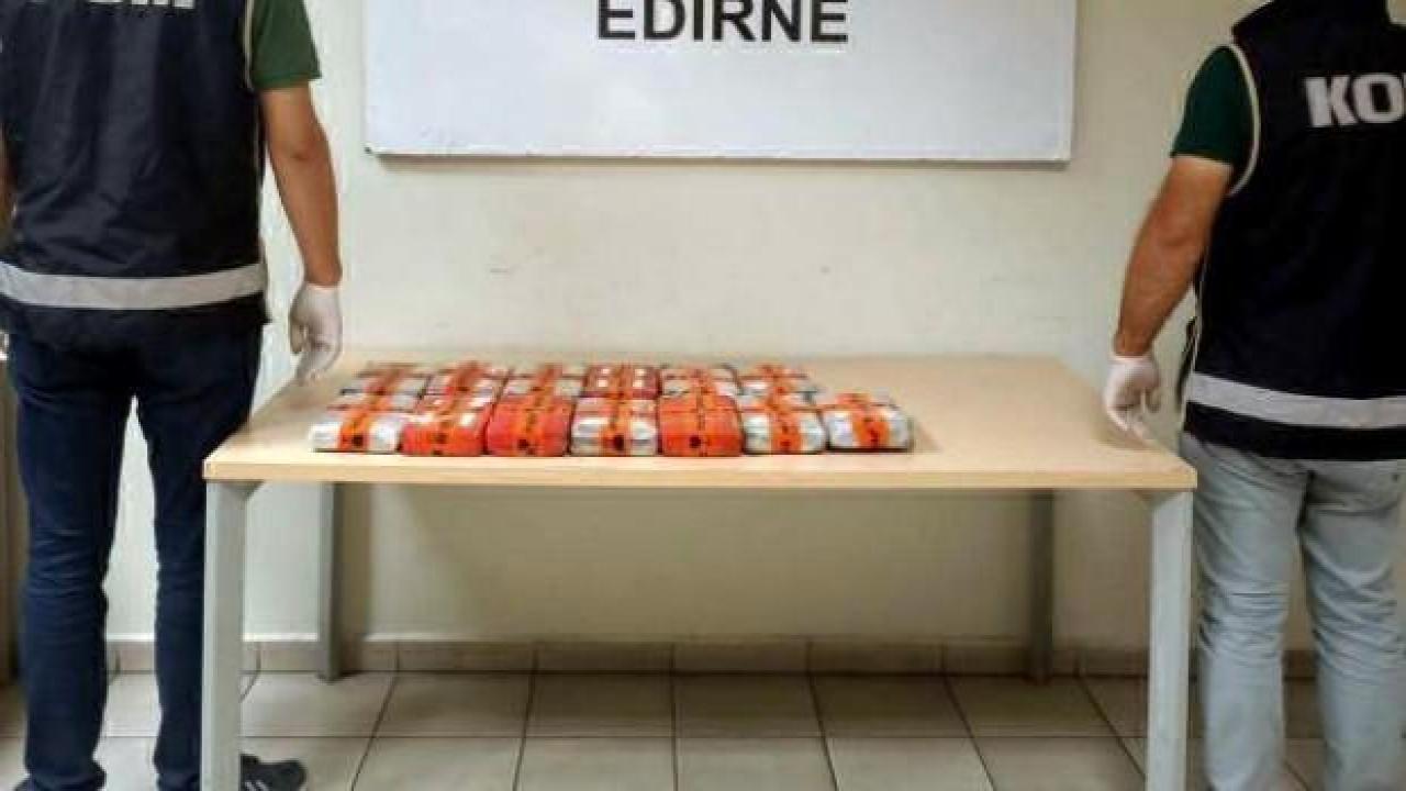 Kapıkule'de, TIR'ın yedek lastiğinden 15 kilo kokain çıktı