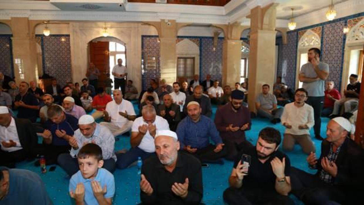 Karabağ'daki operasyonda şehit olan askerler için Bakü'de gıyabi cenaze namazı kılındı
