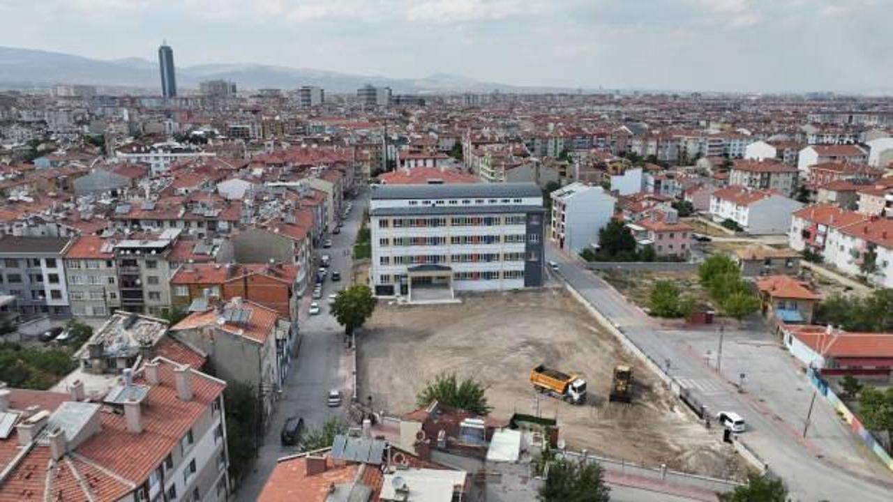Karatay Belediyesi'nden Konya'ya önemli eğitim yardımları