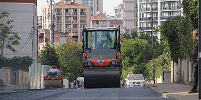Karlıktepe'de Asfalt Mesaisi: Kartal'ın Sokakları Yenileniyor